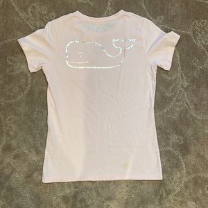 Light pink Vineyard Vines tshirt with silver, XS (spot on back)